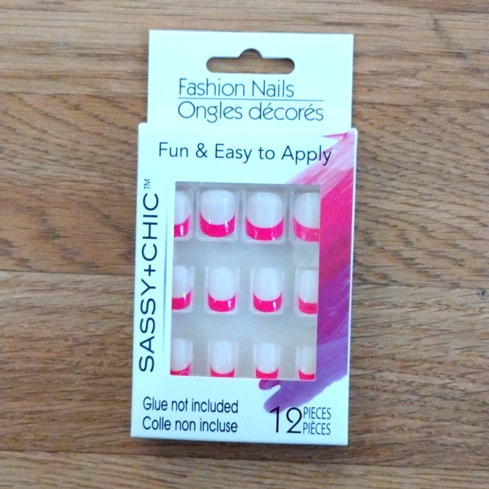 Sassy + Chic Fashion Nails